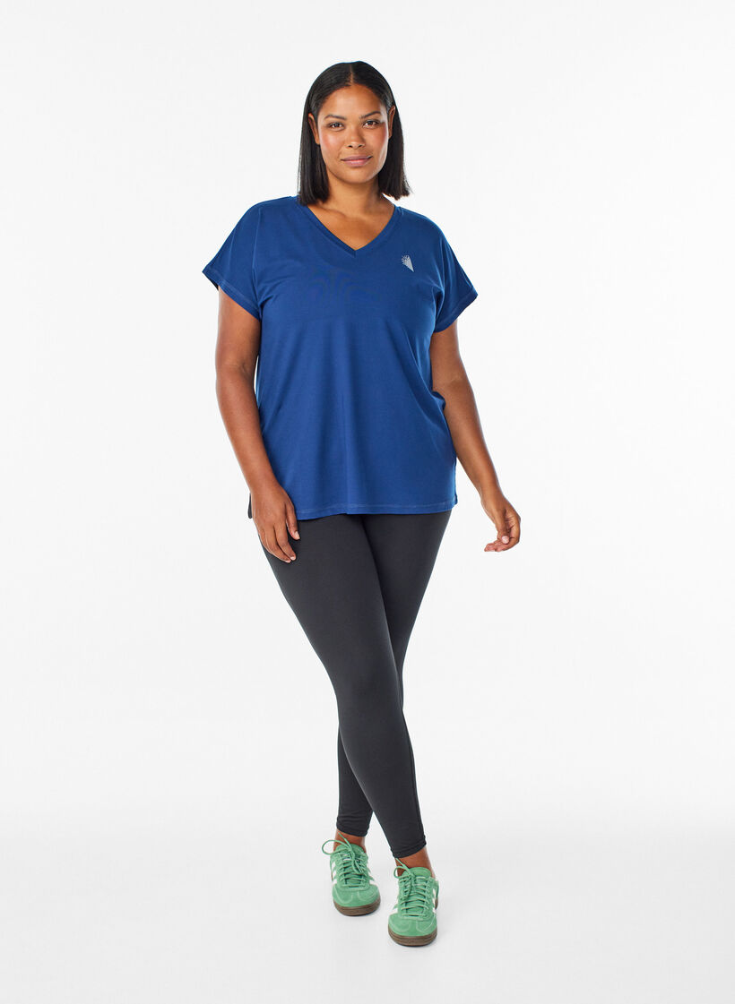 Loose training t-shirt with v-neck, Blue, Model image number 1