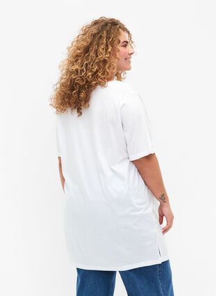 Single colour oversized t-shirt with v-neck, Bright White, Model image number 1