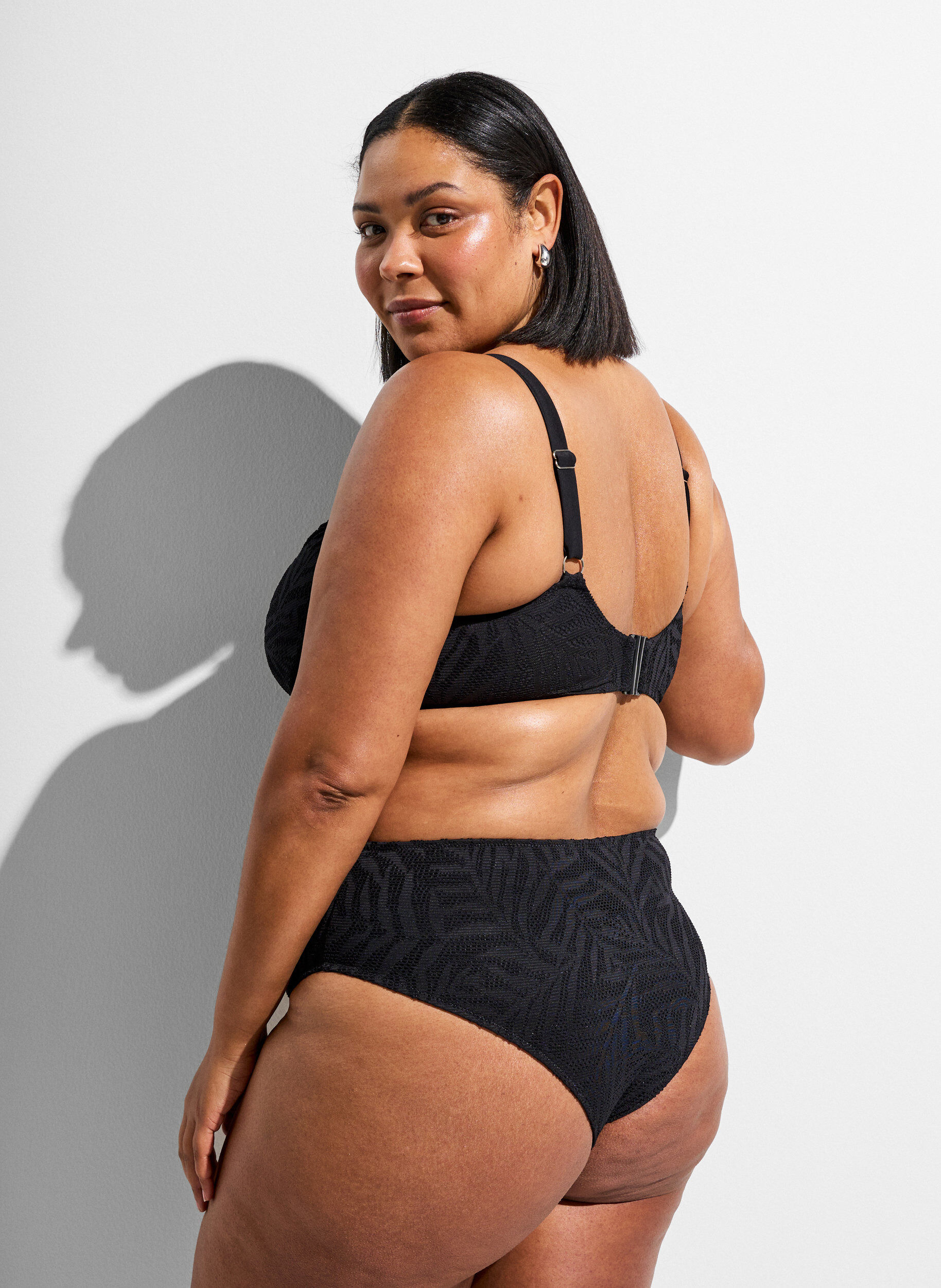 ZizzifashionBrazilian bikini briefs in structured mesh, Black, Model image number 1