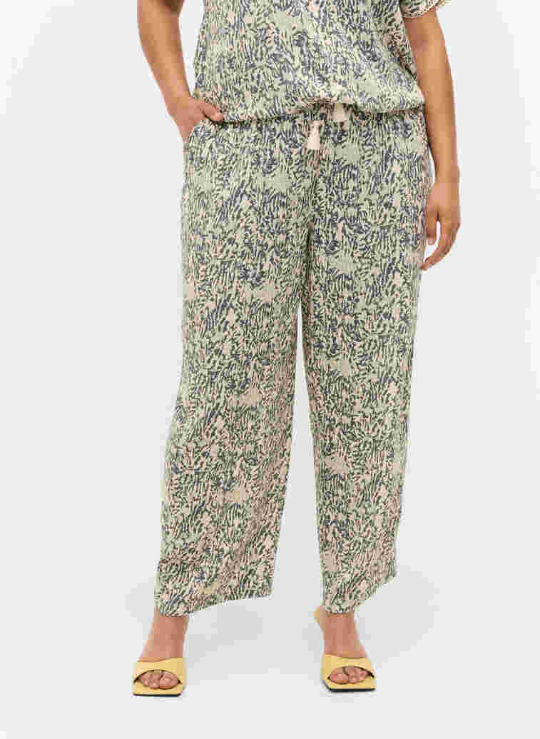 Loose viscose trousers with print, Balsam Green AOP, Model image number 2