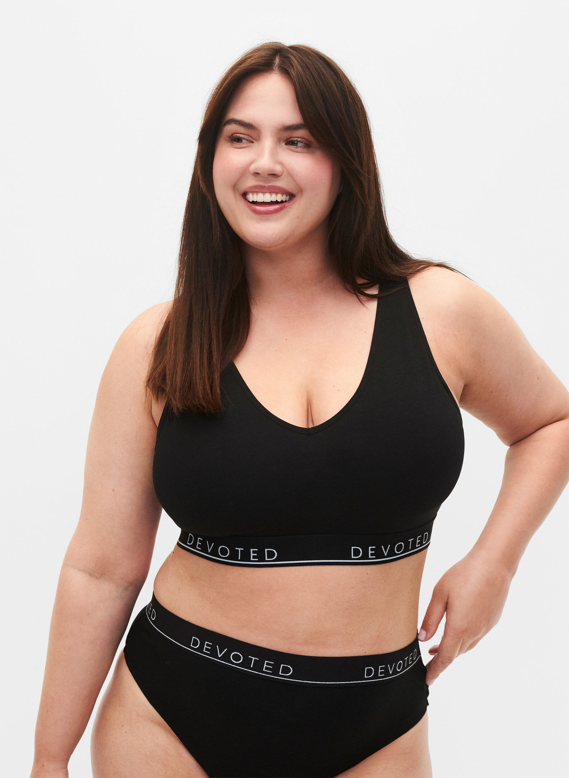 Cotton bra with v-neckline and text print, Black, Model