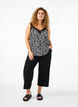 Lace top in viscose, Black w. Wh.Leaf AOP, Model image number 3