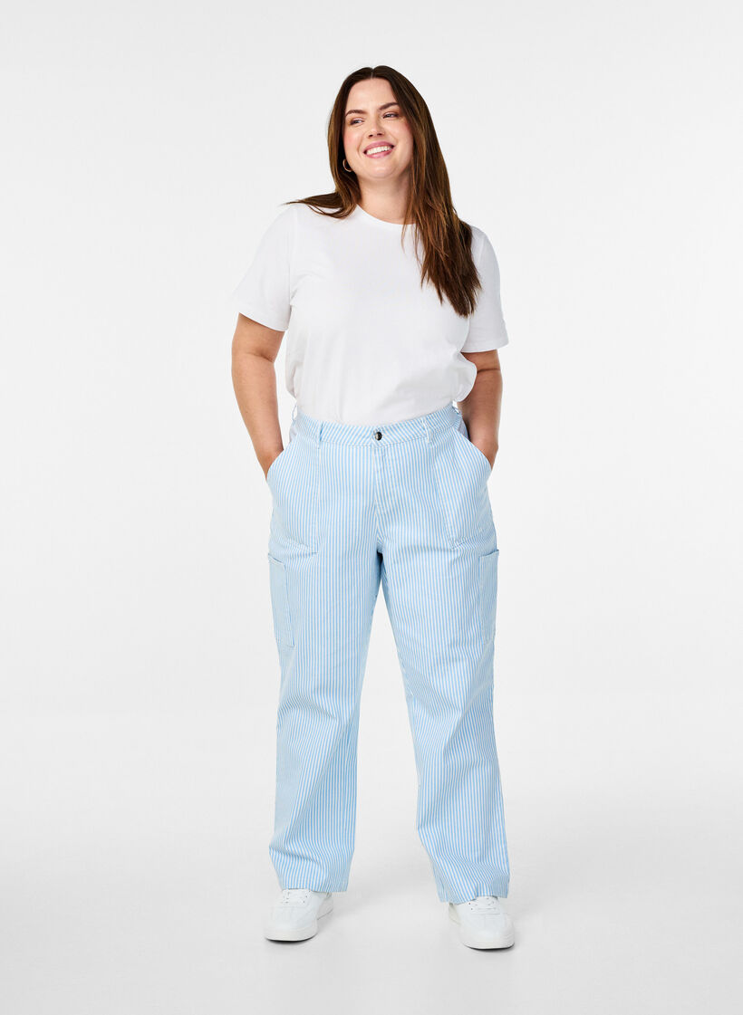 T-shirt in organic cotton with a round neck, Bright White, Model image number 2