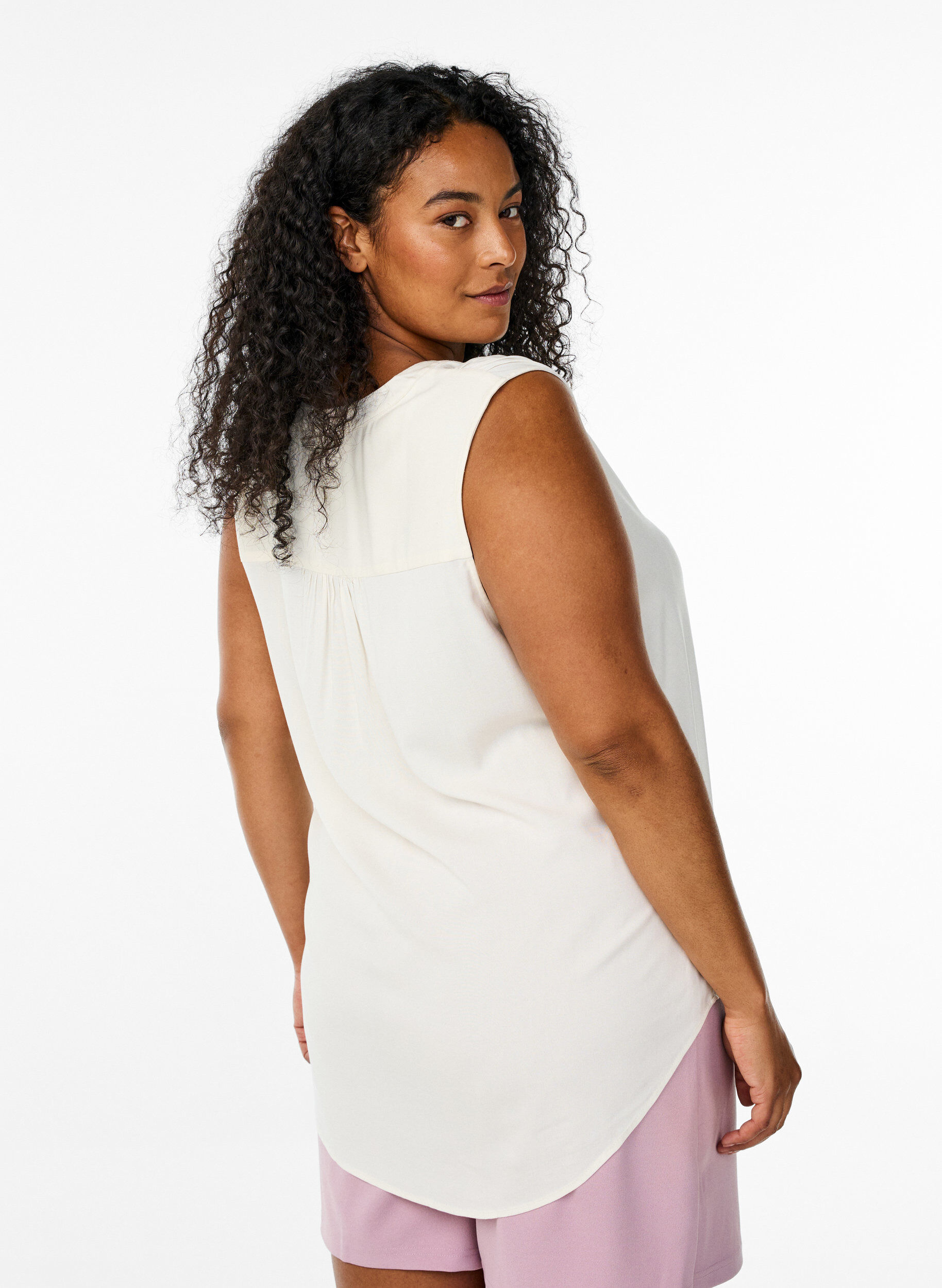 Zizzifashion Sleeveless viscose blouse, Vanilla, Model image number 2