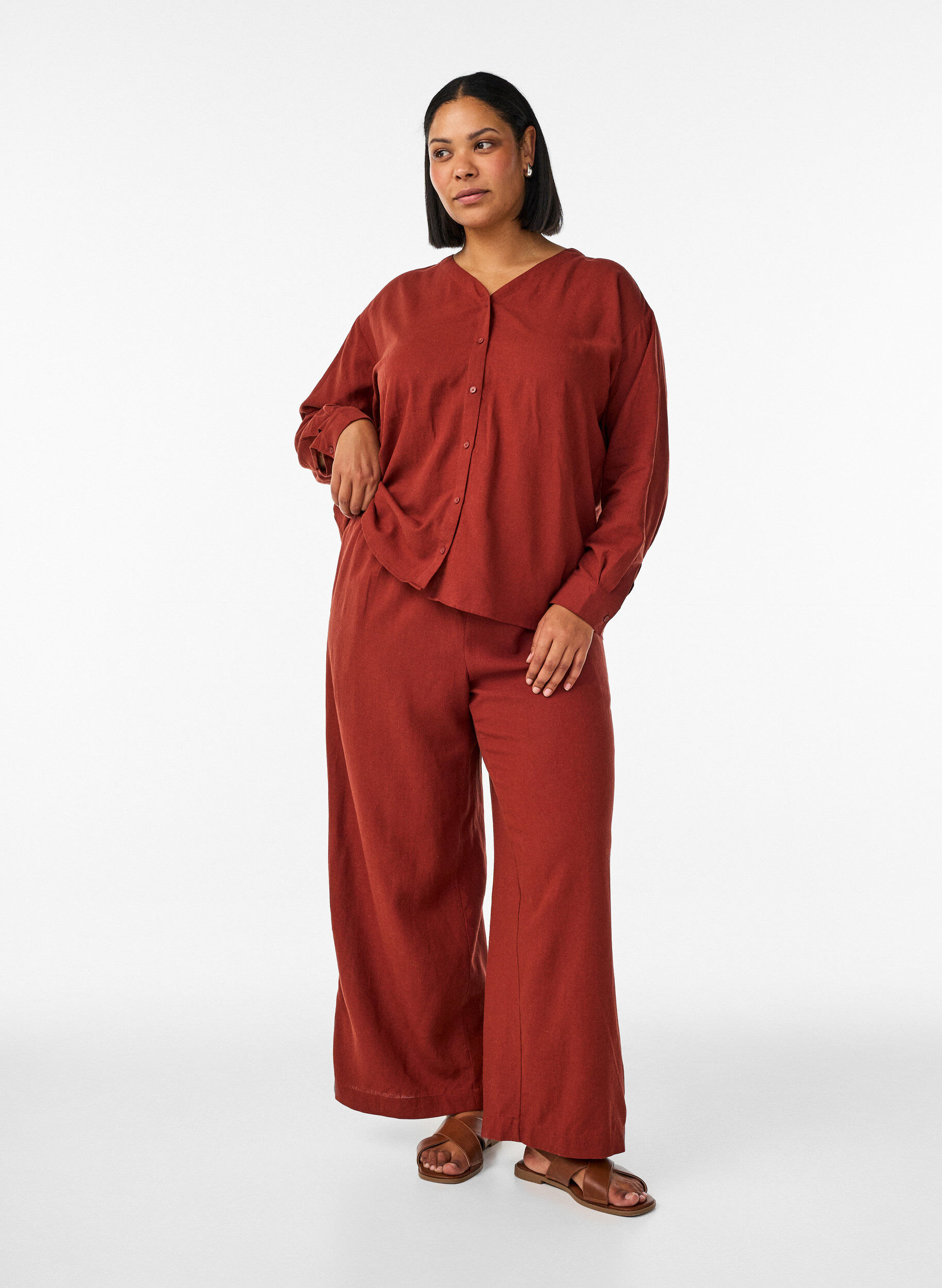 ZizzifashionBlouse in linen and viscose with V-neck, Red, Model image number 1