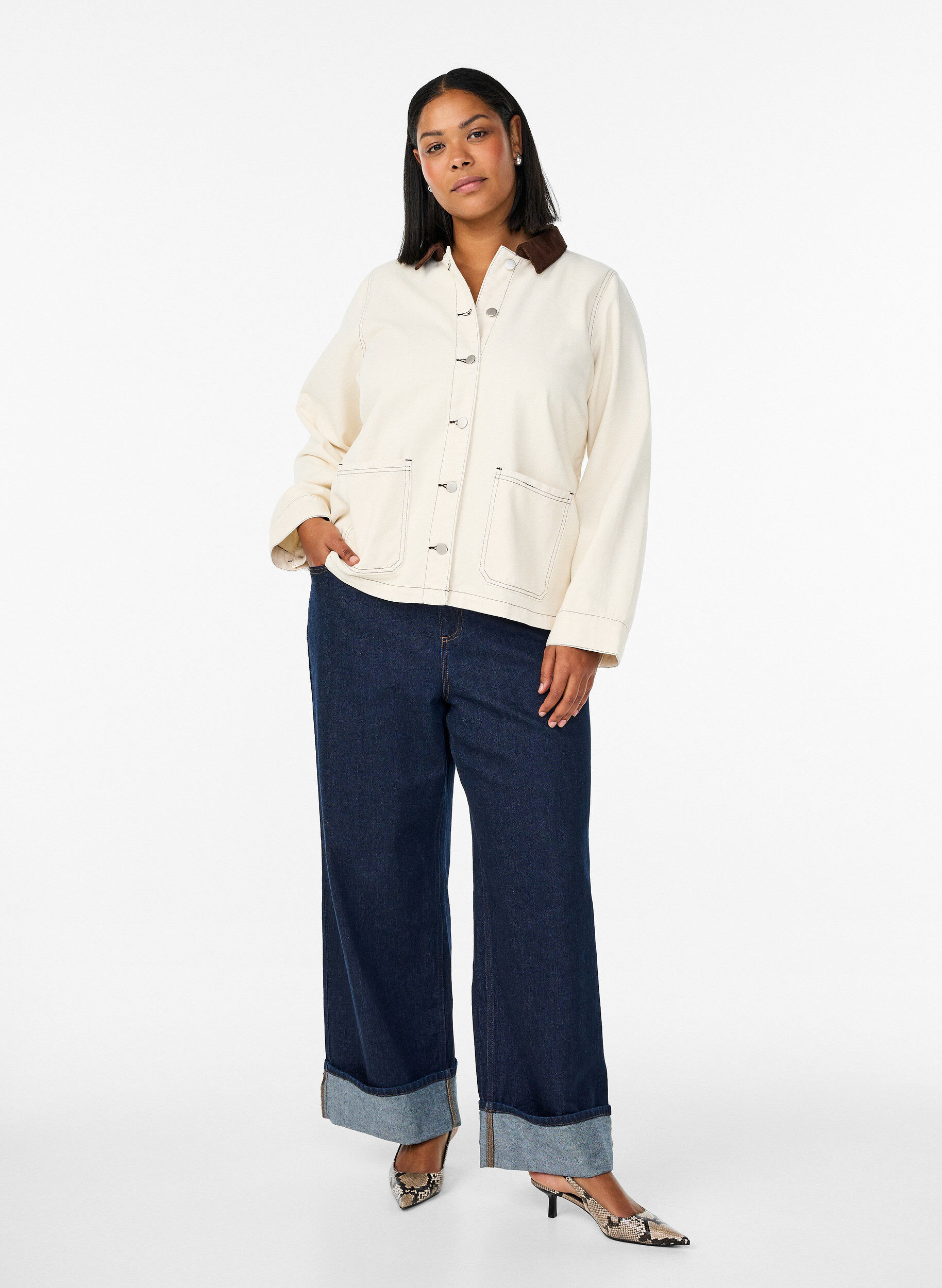 Zizzifashion Coloured denim jacket with contrast collar, Vanilla, Model image number 1