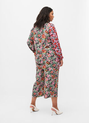 Floral culotte trousers with pockets, Green Flower AOP, Model image number 1