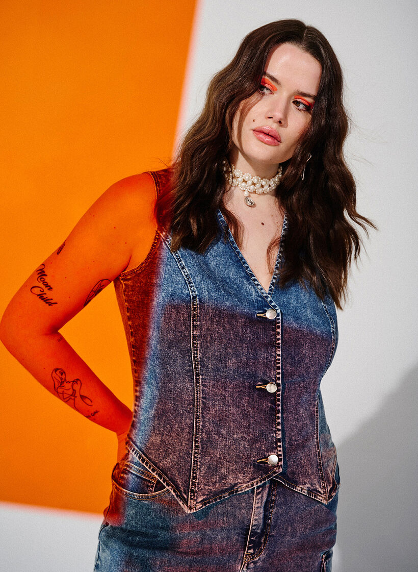 Slim fit denim vest with buttons, Blue Denim, Image image number 0