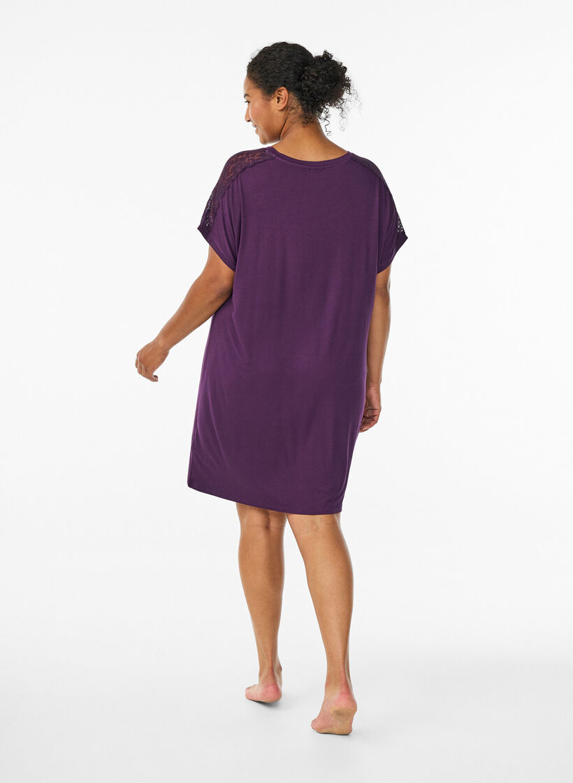 Viscose nightgown with lace details, Purple, Model image number 2