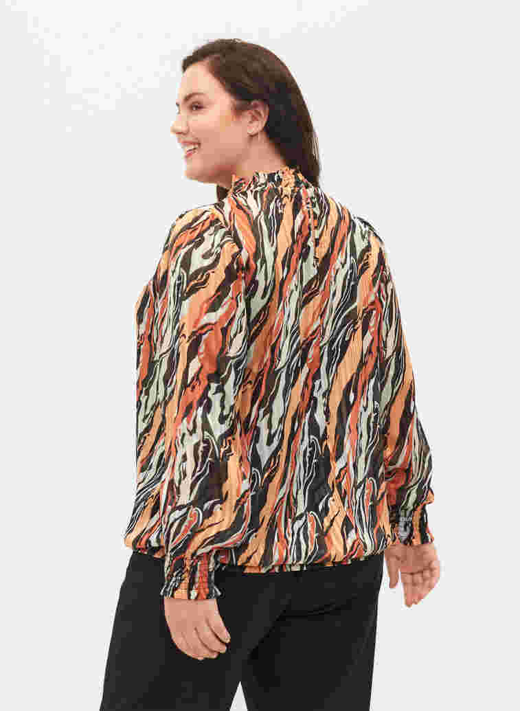 Printed blouse with smock, Multi Aop, Model