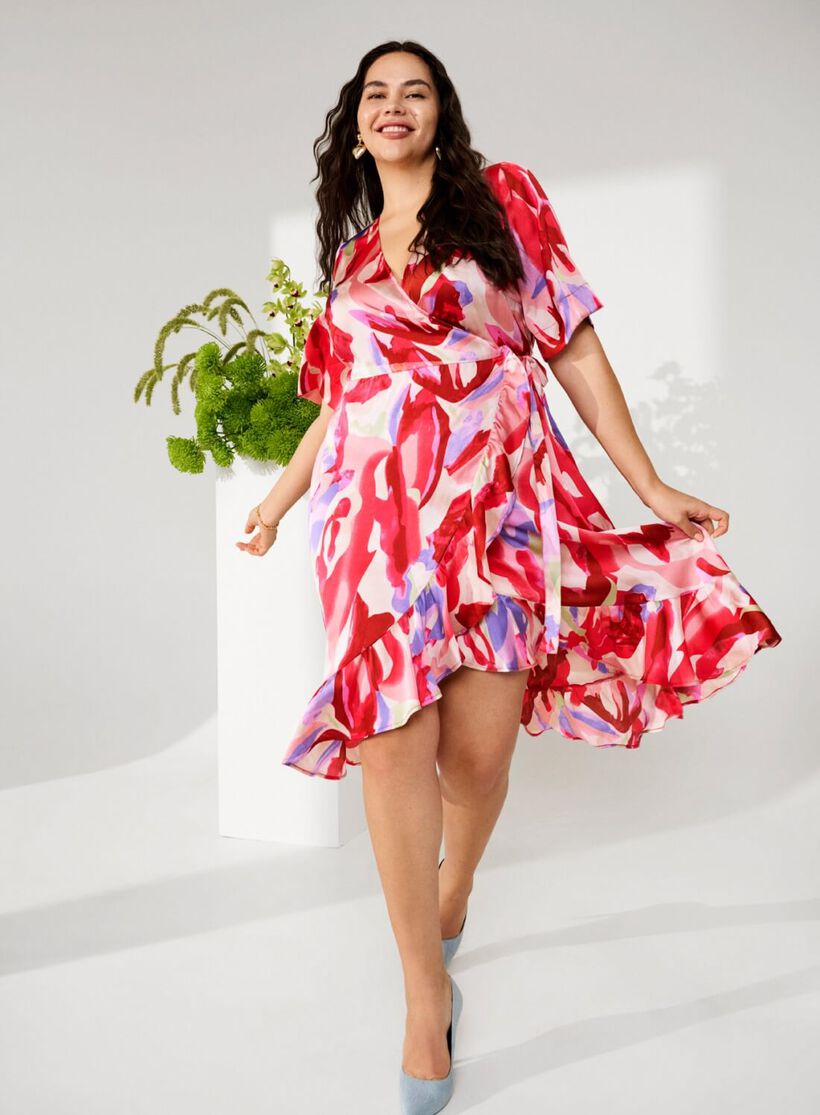 Graphic print wrap dress, , Model, 2