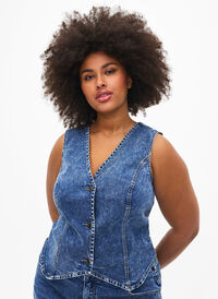 Slim fit denim vest with buttons, Blue Denim, Model