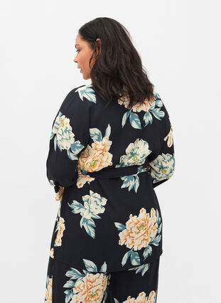 Printed viscose kimono with 3/4 sleeves, Roses on Navy, Model image number 1