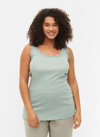 Top with lace trim, Green Milieu, Model