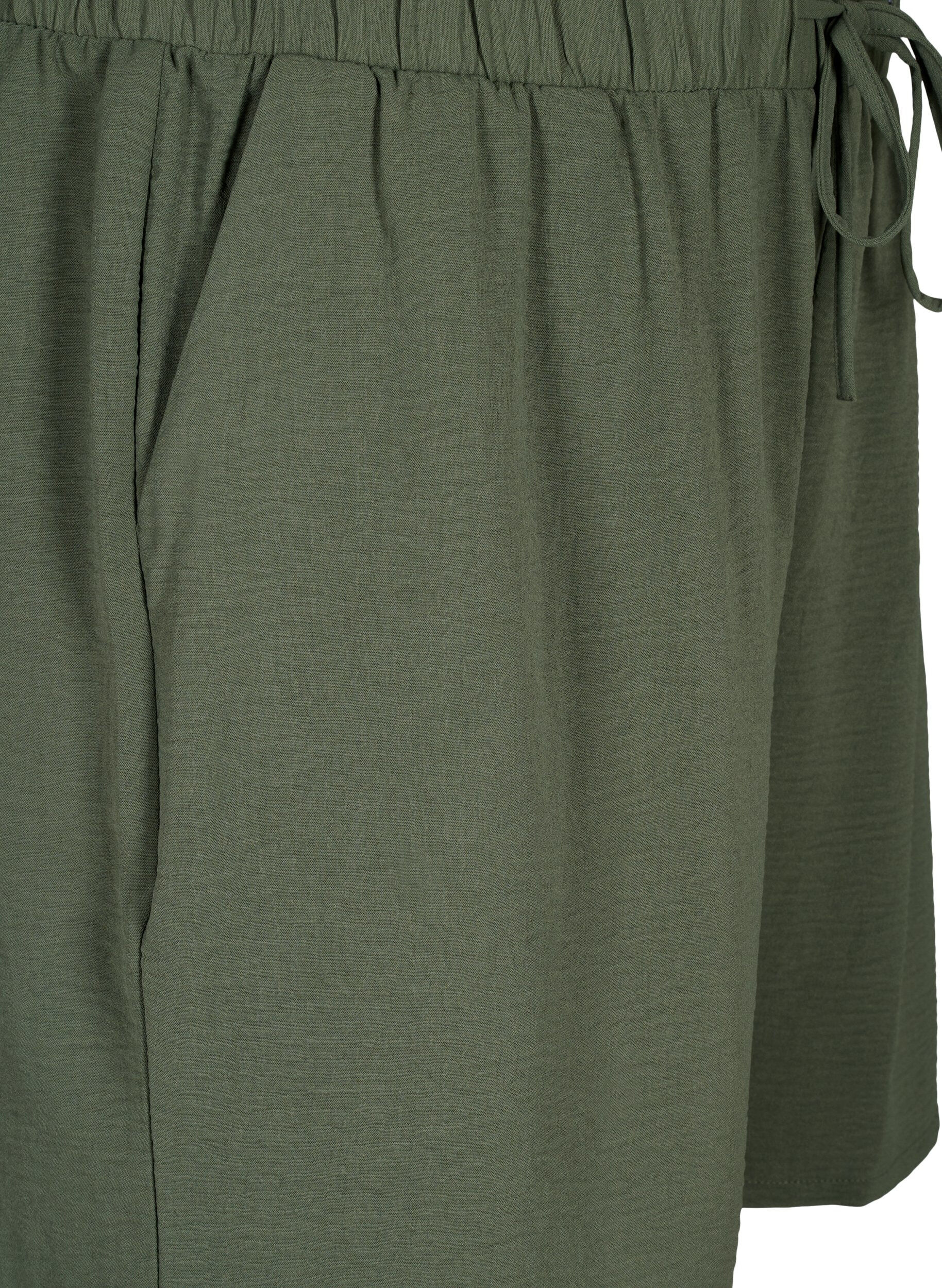 ZizzifashionShorts with pockets and elastic waistband, Green, Packshot image number 2