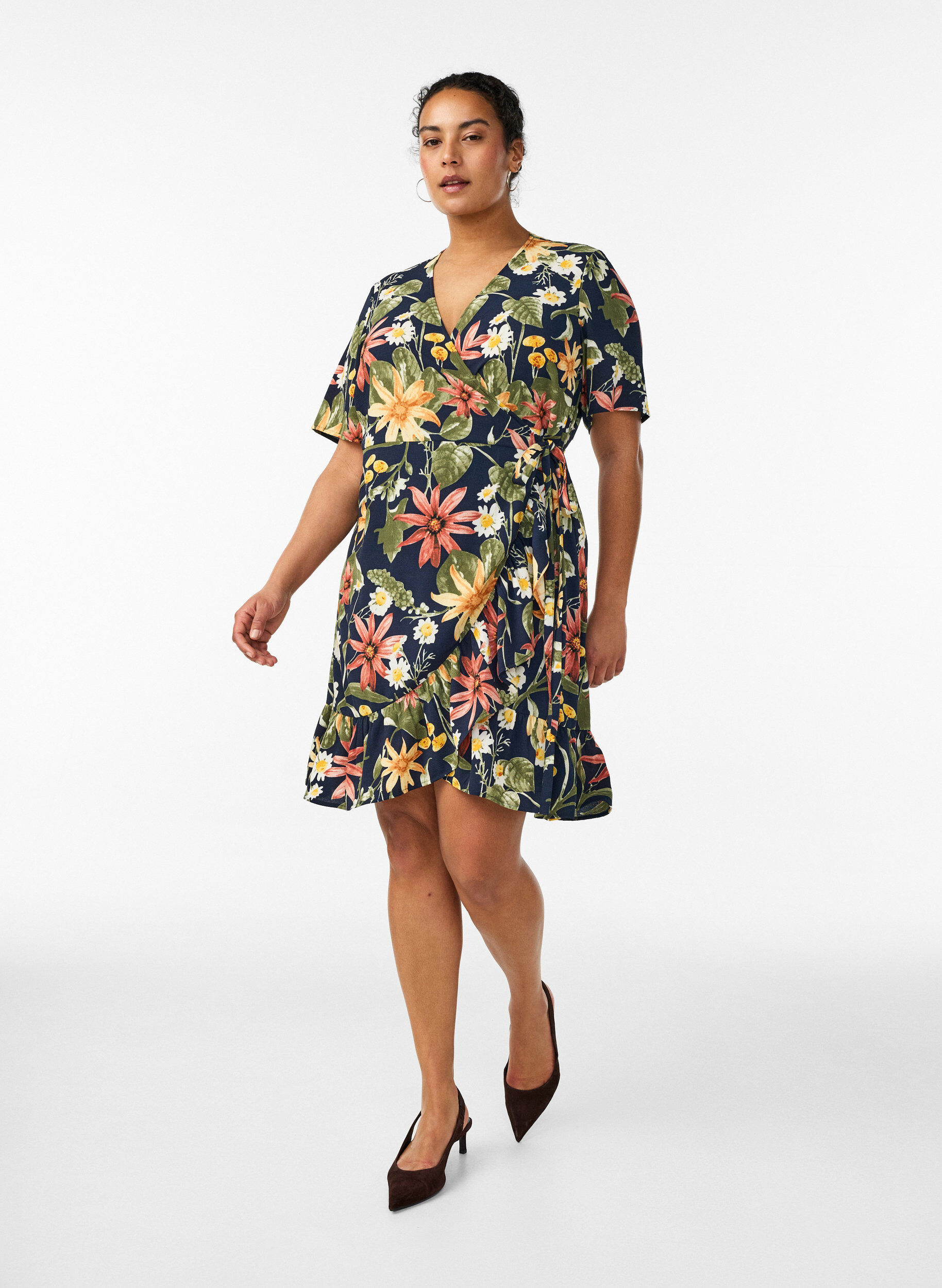 ZizzifashionFloral wrap dress with short sleeves, Blue, Model image number 1
