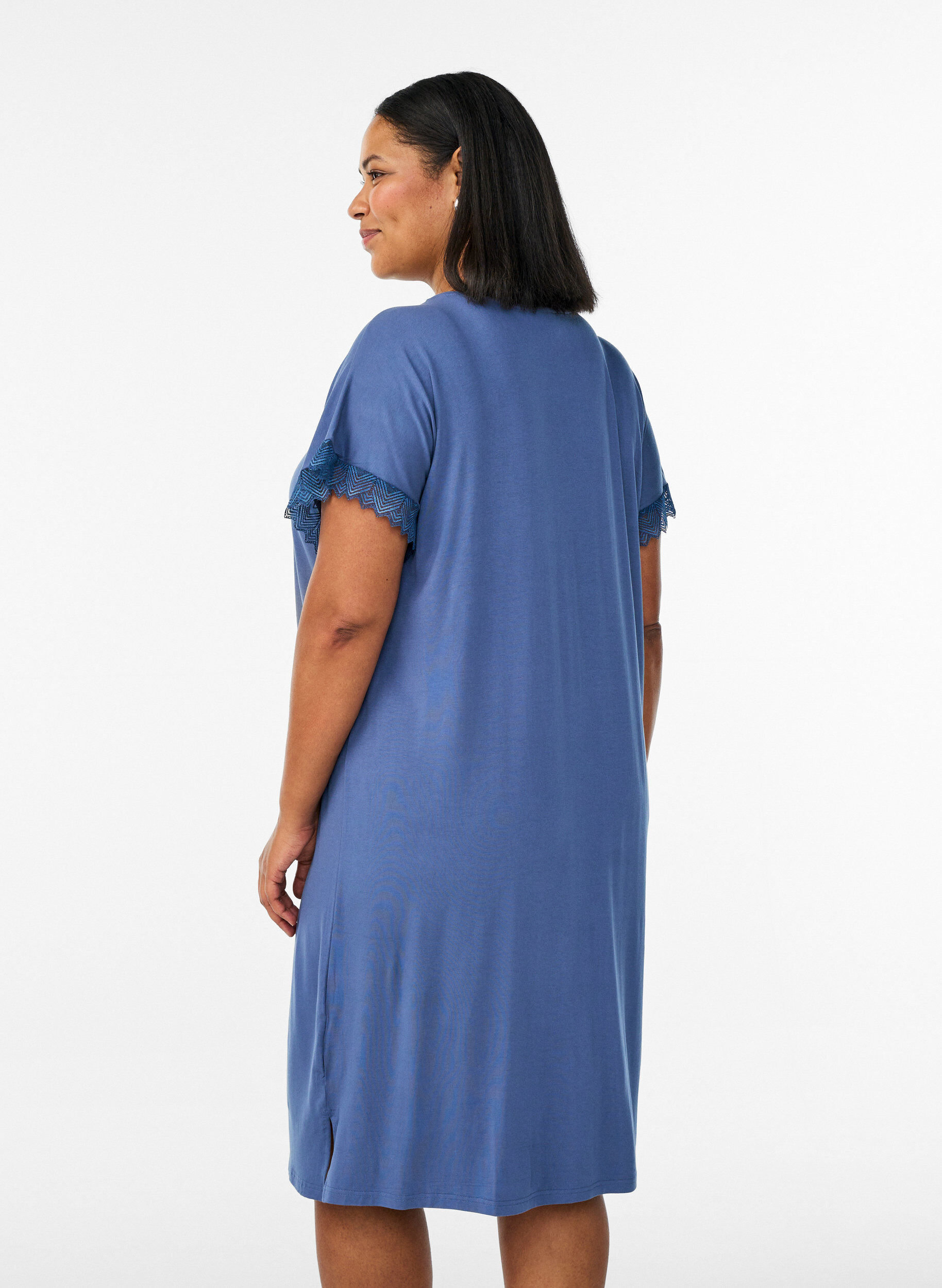 Zizzifashion Viscose nightgown with short sleeves and lace trim, Blue, Model image number 2