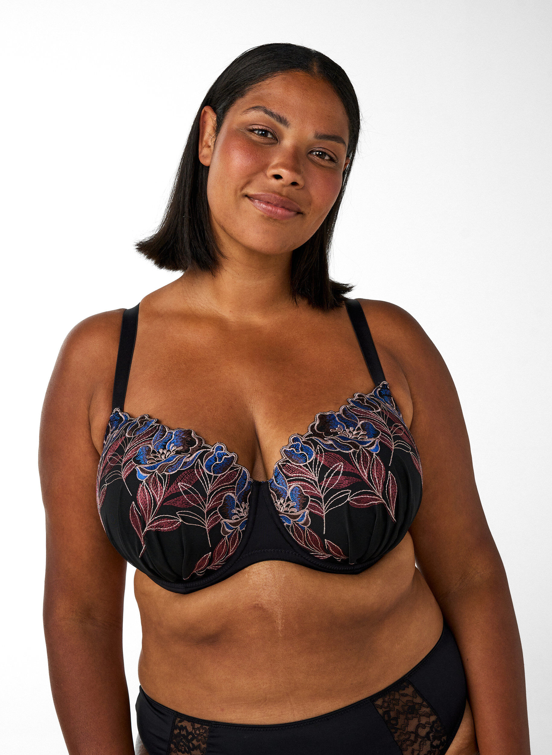 ZizzifashionMoulded bra with floral embroidery, Black, Model image number 0