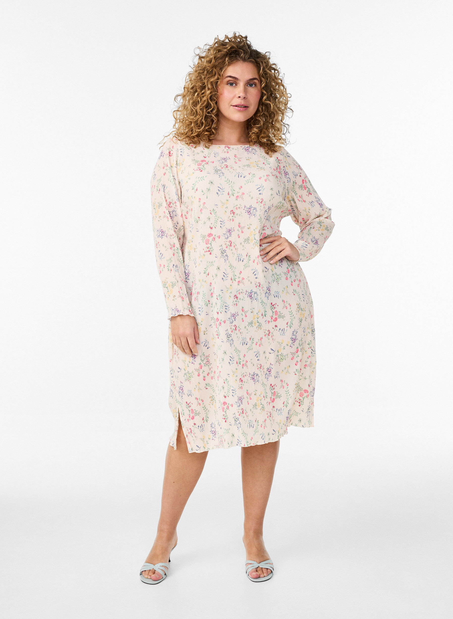 ZizzifashionDress with floral print and wavy texture, Beige, Model image number 1