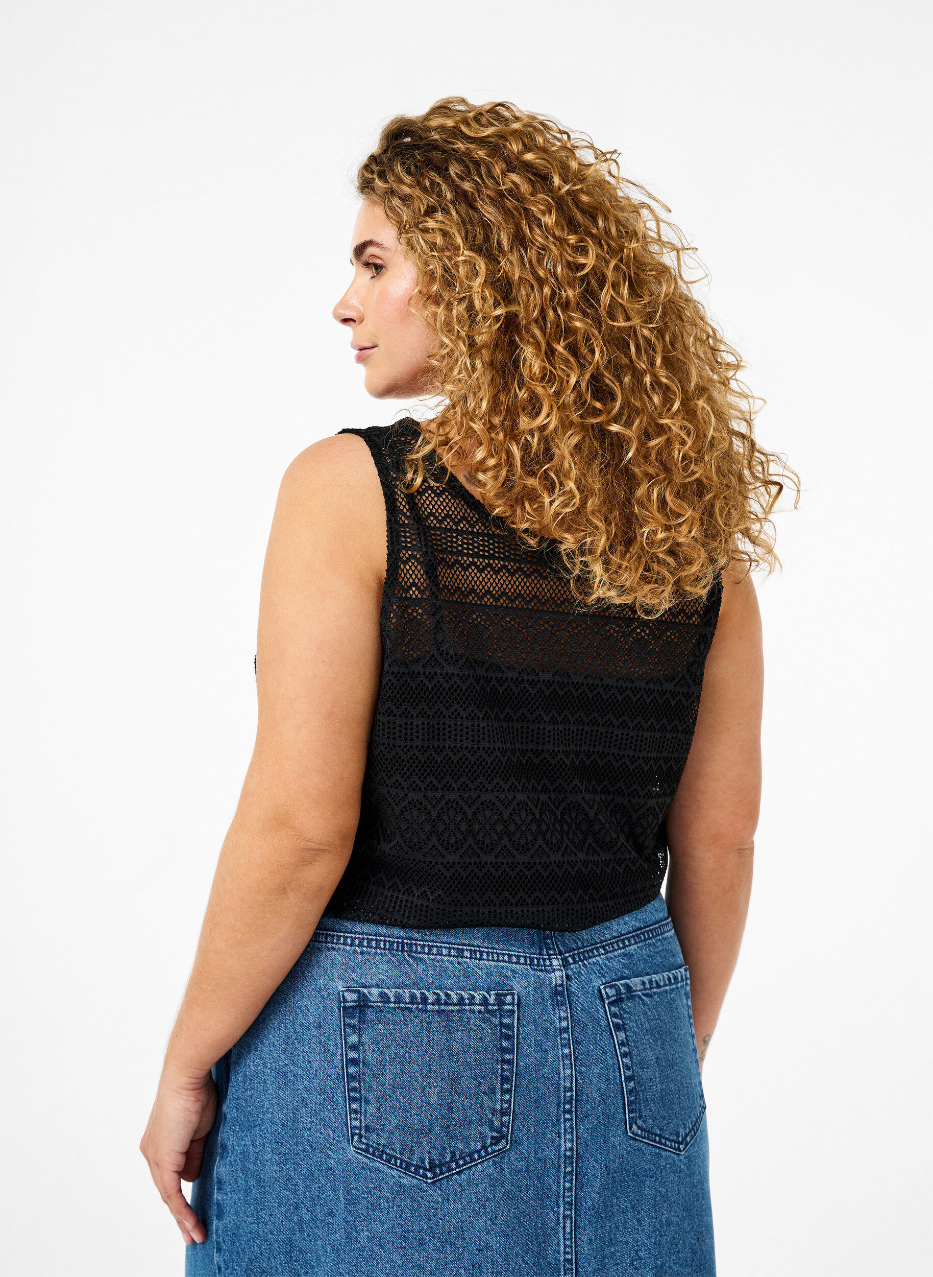 Zizzifashion Sleeveless top with hole pattern, Black, Model image number 1