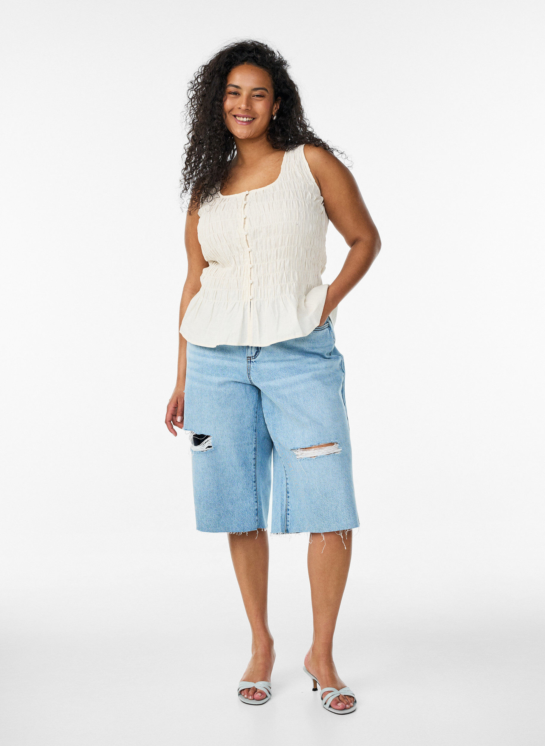 ZizzifashionSleeveless cotton and linen top with smock, Vanilla, Model image number 1