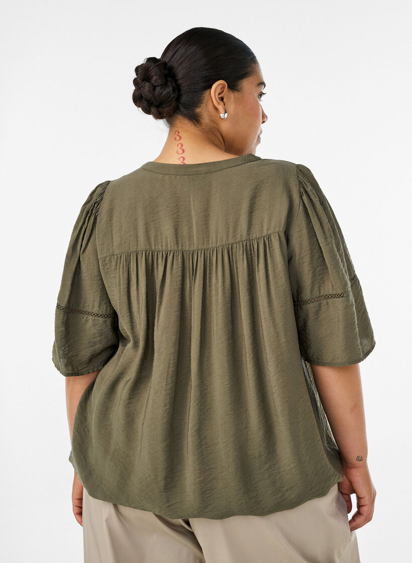 Viscose blouse with pintucks and balloon effect, Green, Model image number 2