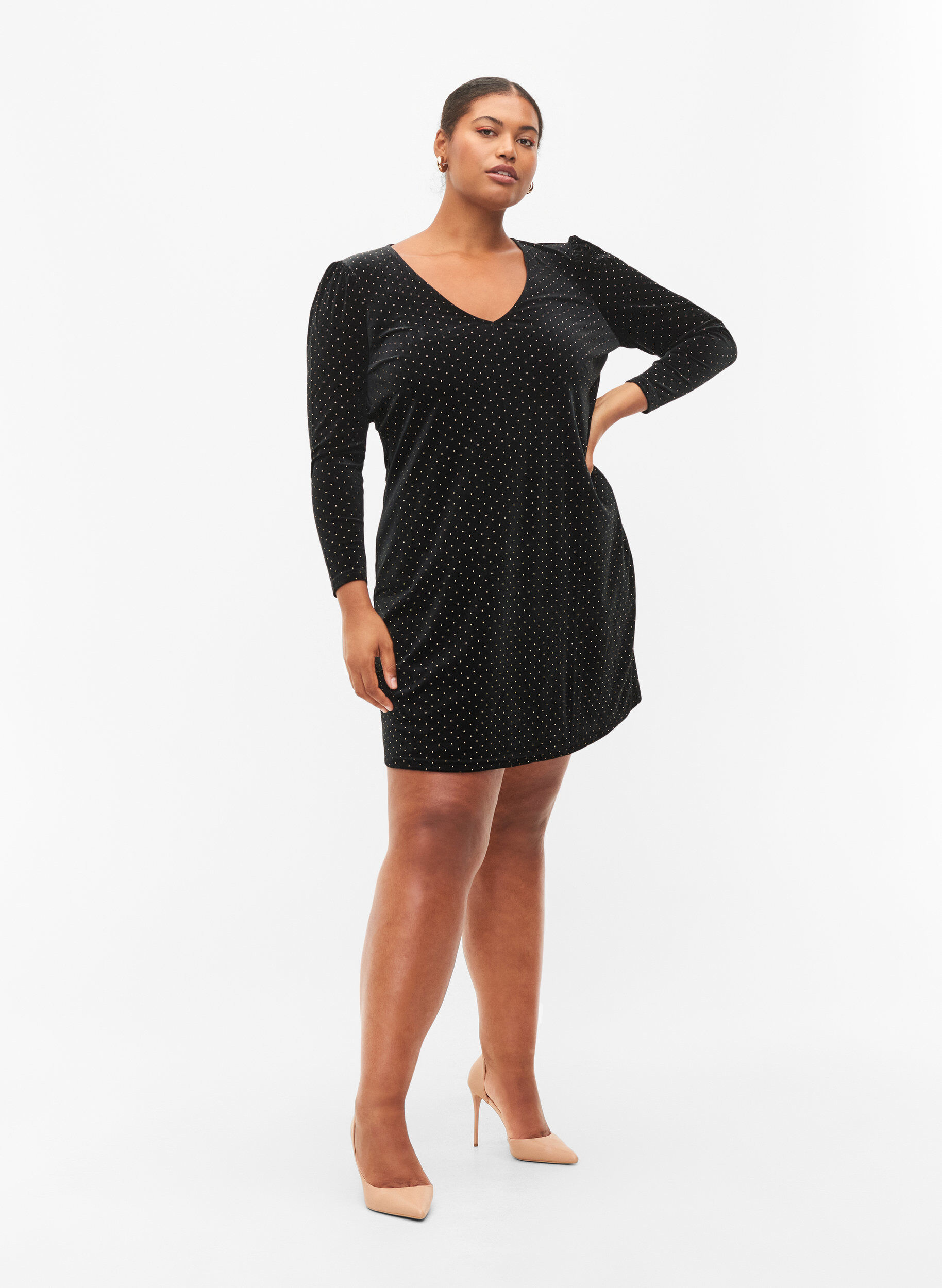 Long sleeve velvet dress with stones 