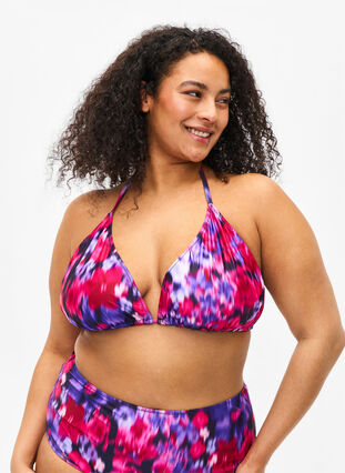 Triangle bikini bra with print, Pink Flower AOP, Model image number 0