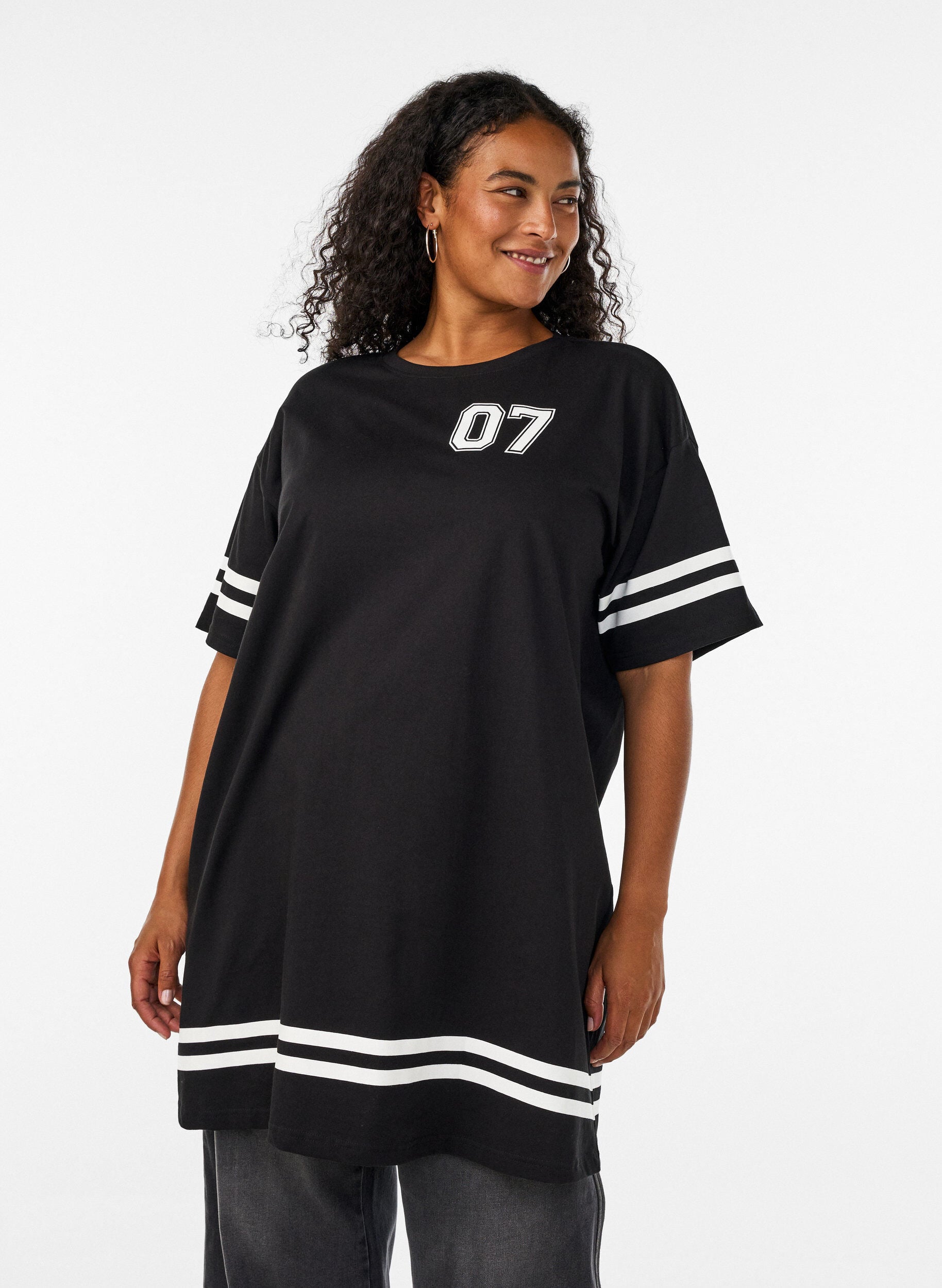 Short T-shirt dress with sporty details, Black, Model