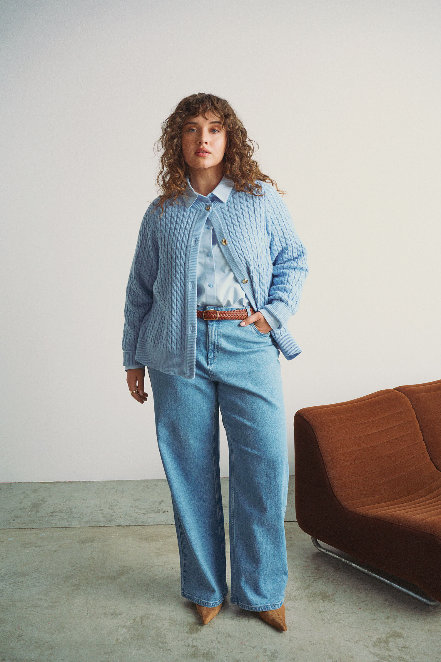 Blue details, , Model