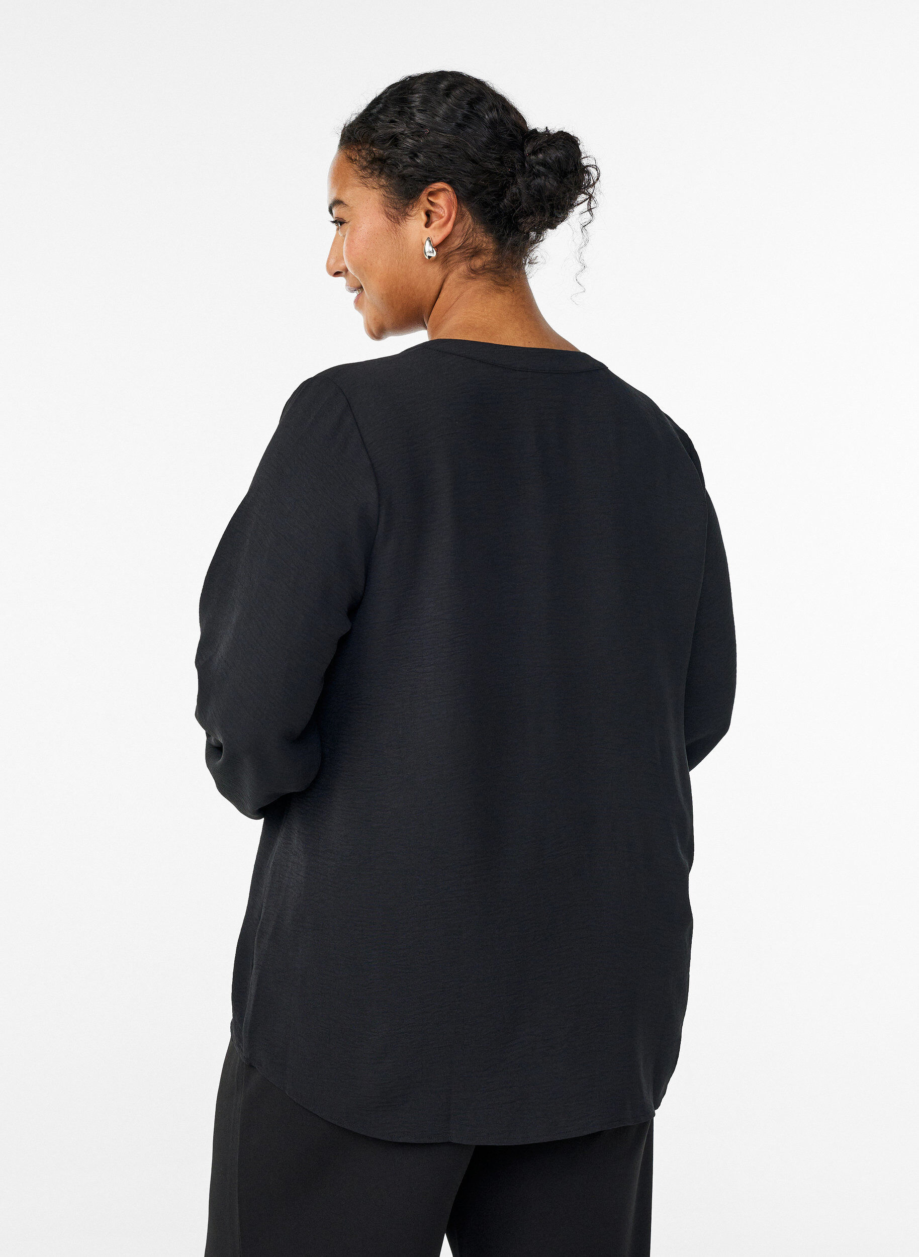 ZizzifashionBlouse with smock cuffs and V-neck, Black, Model image number 2