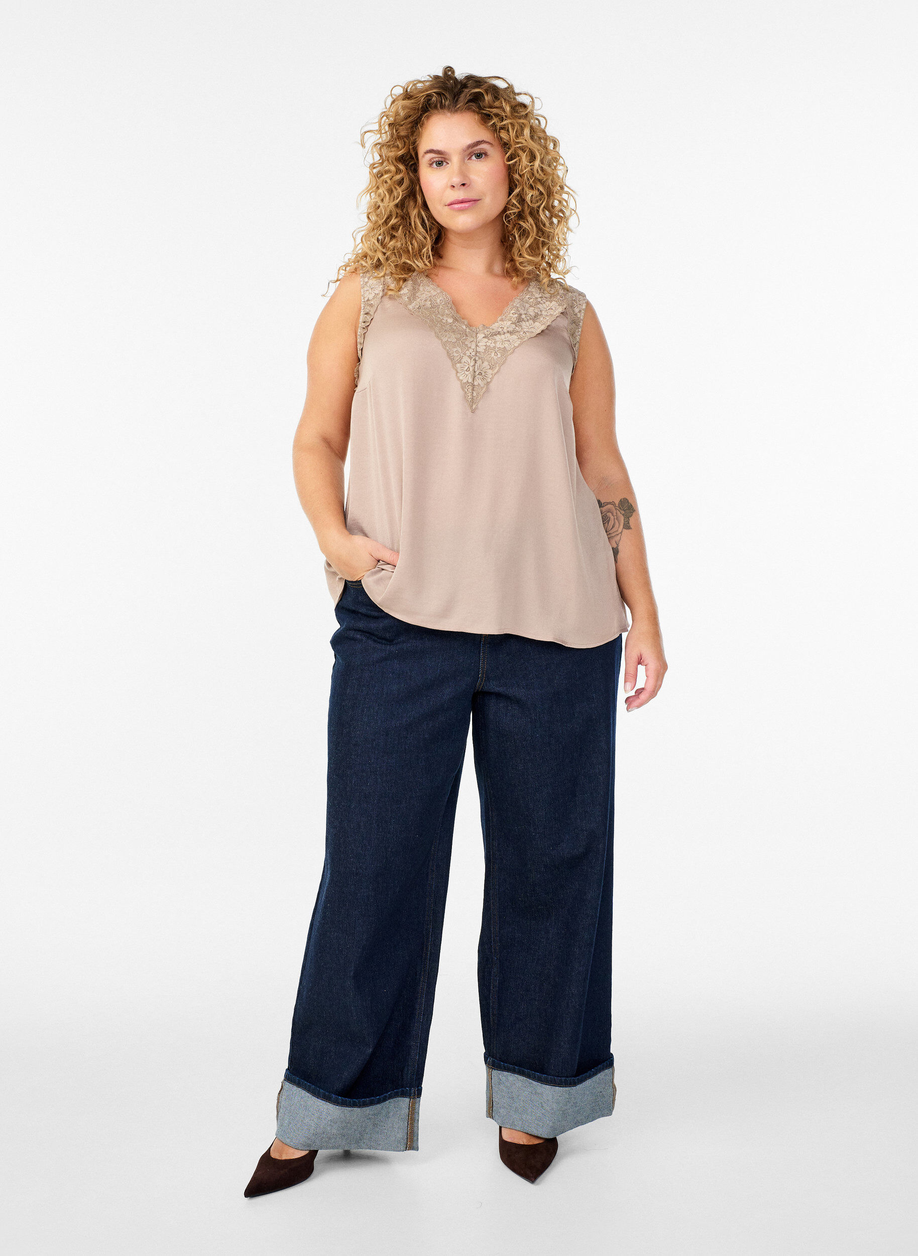 Zizzifashion Sleeveless top with lace, Beige, Model image number 1