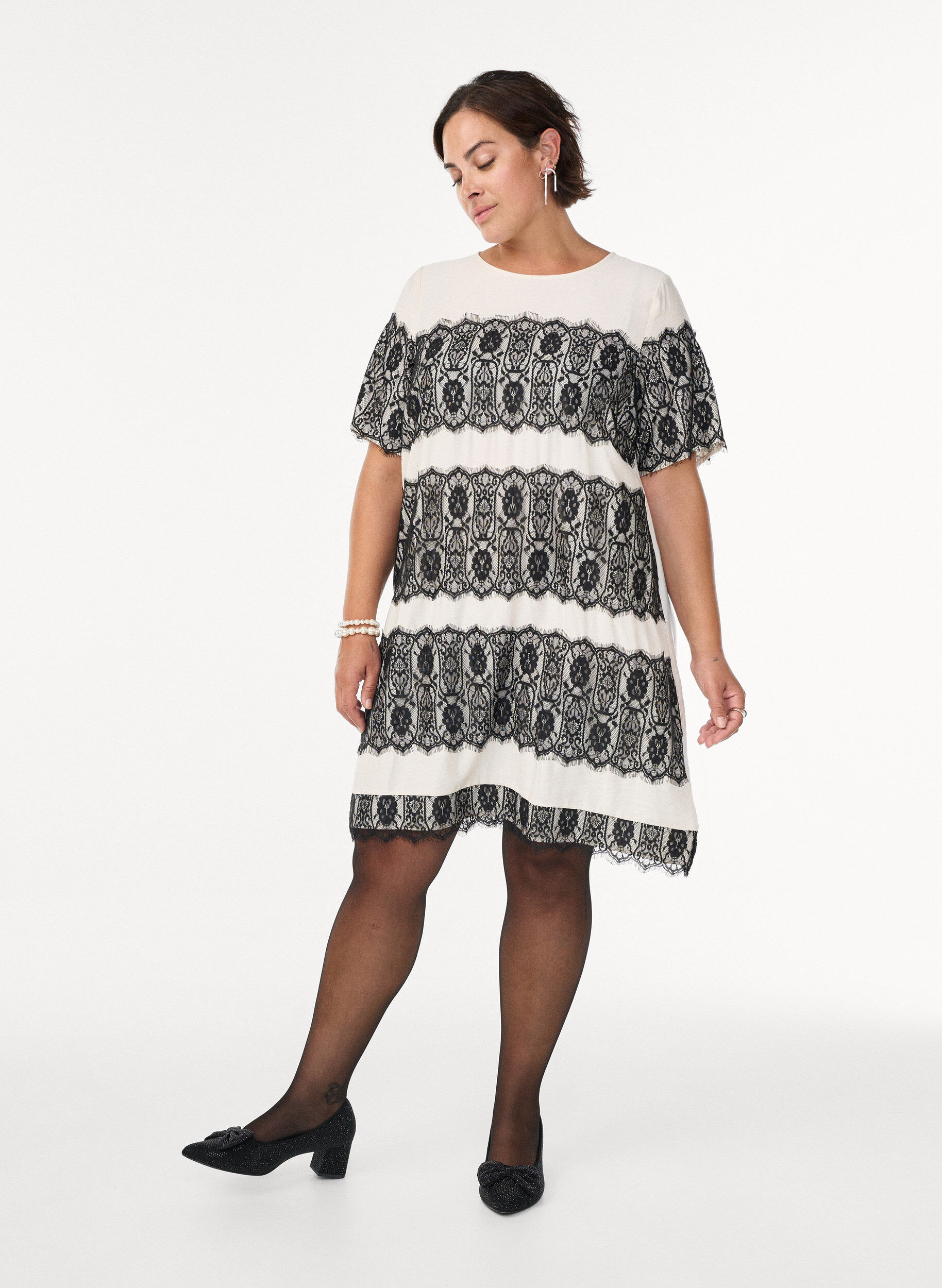 ZizzifashionShort dress with contrasting lace panels, Beige, Model image number 1