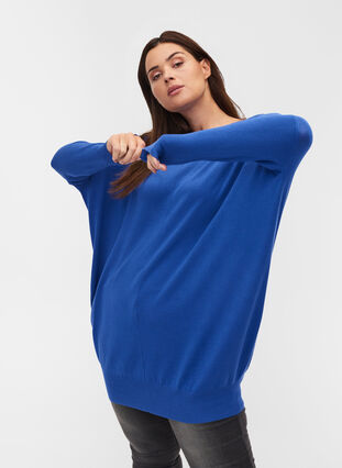 Knitted jumper with round neckline, Dazzling Blue, Model image number 2