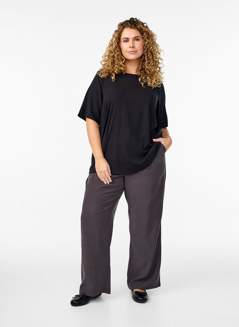 Short-sleeved woven blouse with round neck, Black, Model image number 1