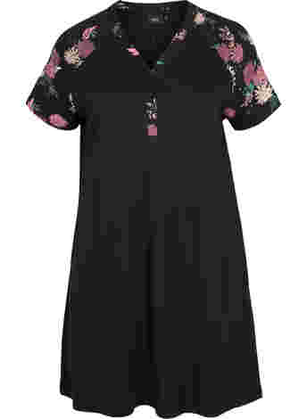 	 Short sleeve cotton nightdress with print details