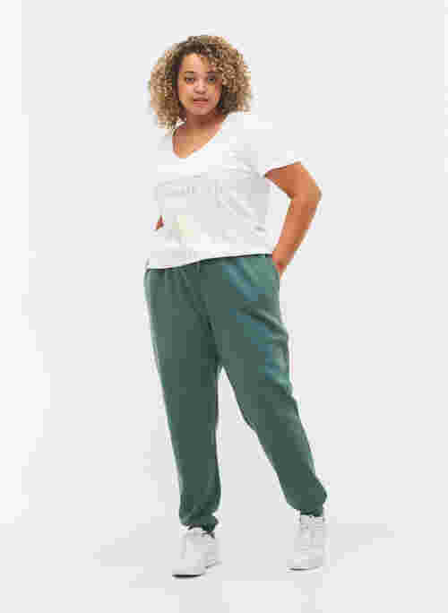 Sweatpants with tie string and pockets