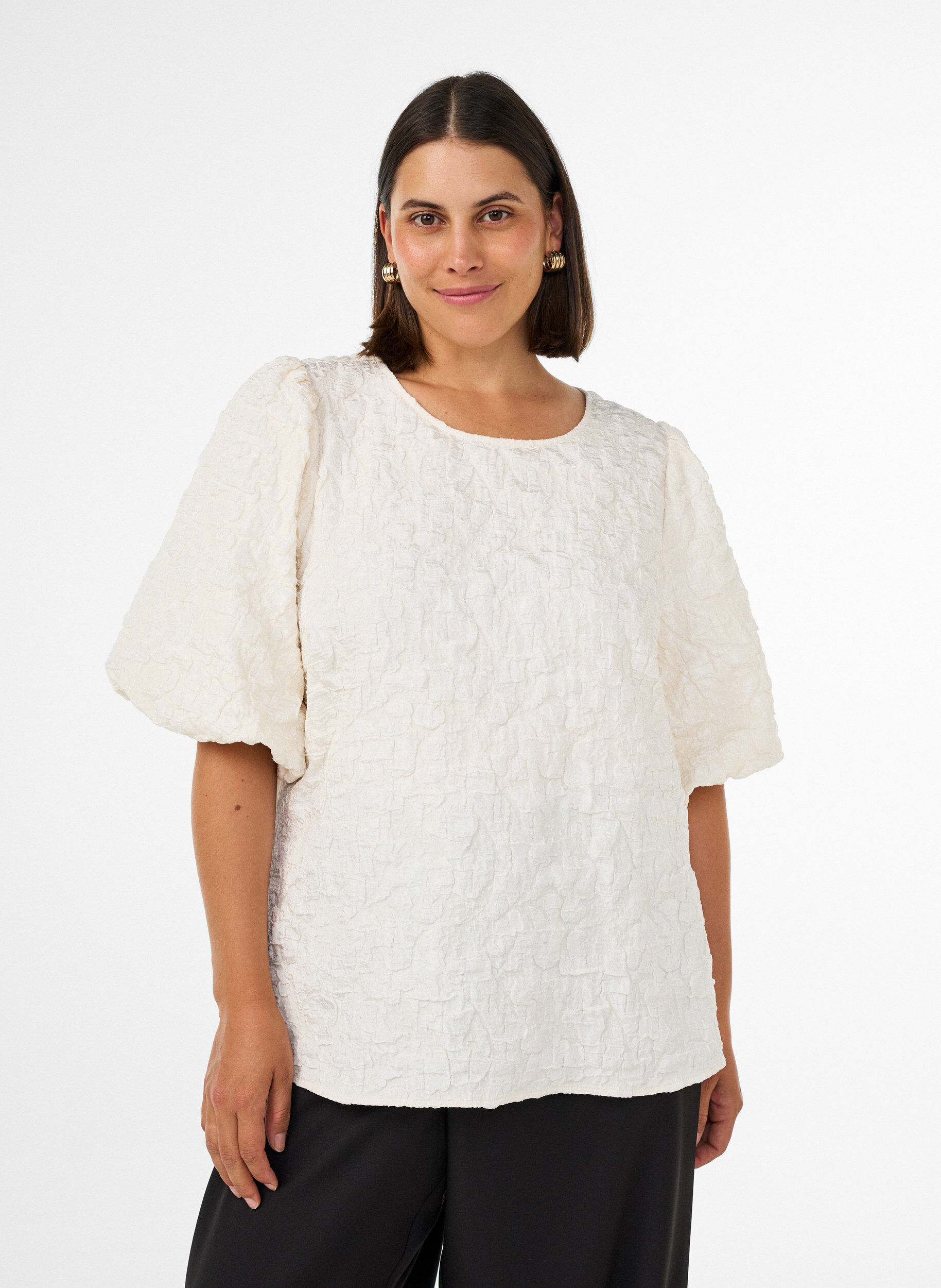 Jacquard blouse with puff sleeves and an A-line shape, Vanilla, Model