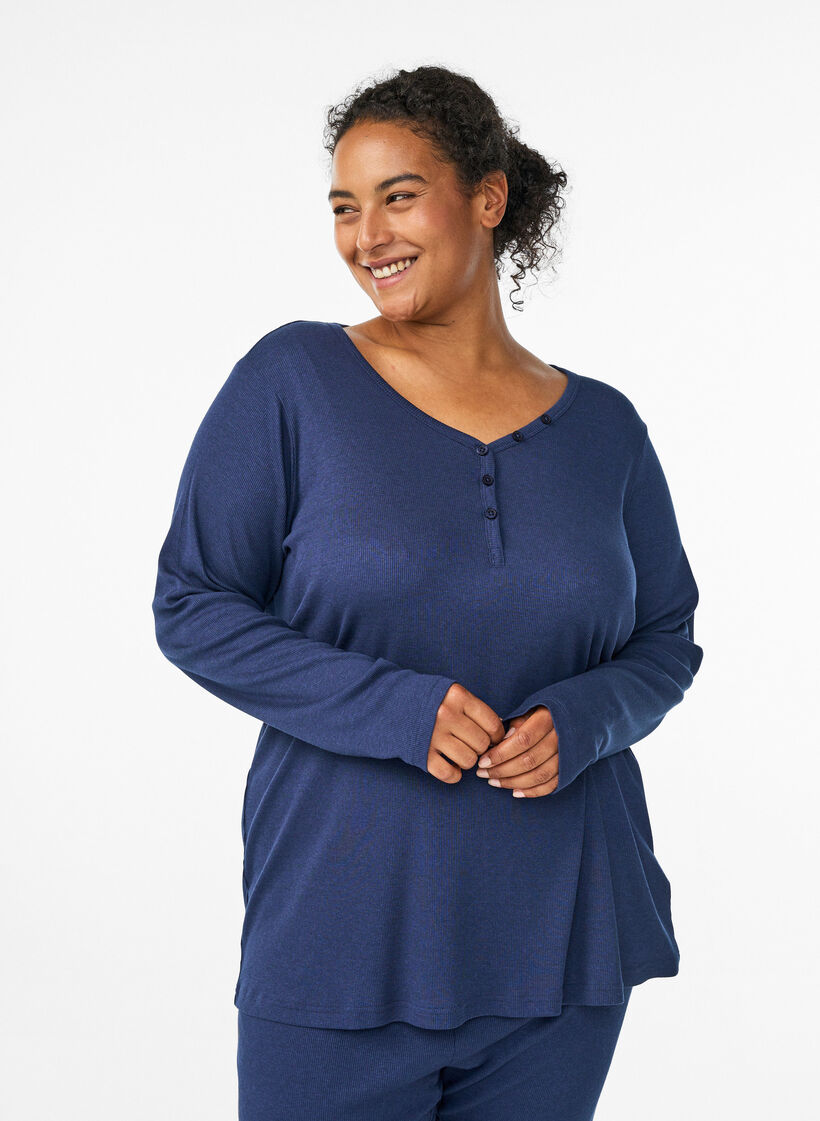 Ribbed night top with long sleeves and buttons, Blue, Model