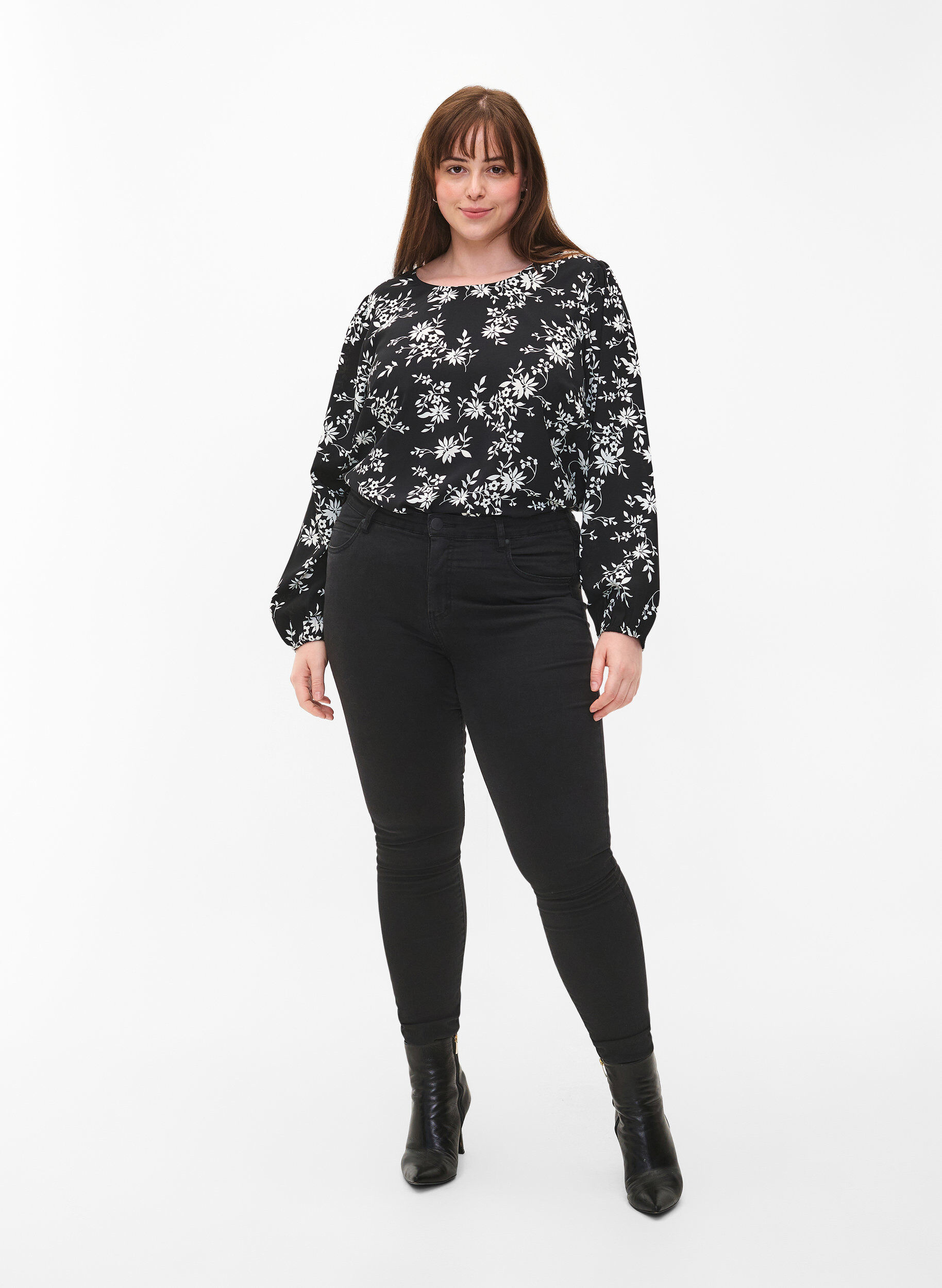 Zizzifashion Blouse with puff sleeves, Black Flower AOP, Model image number 2