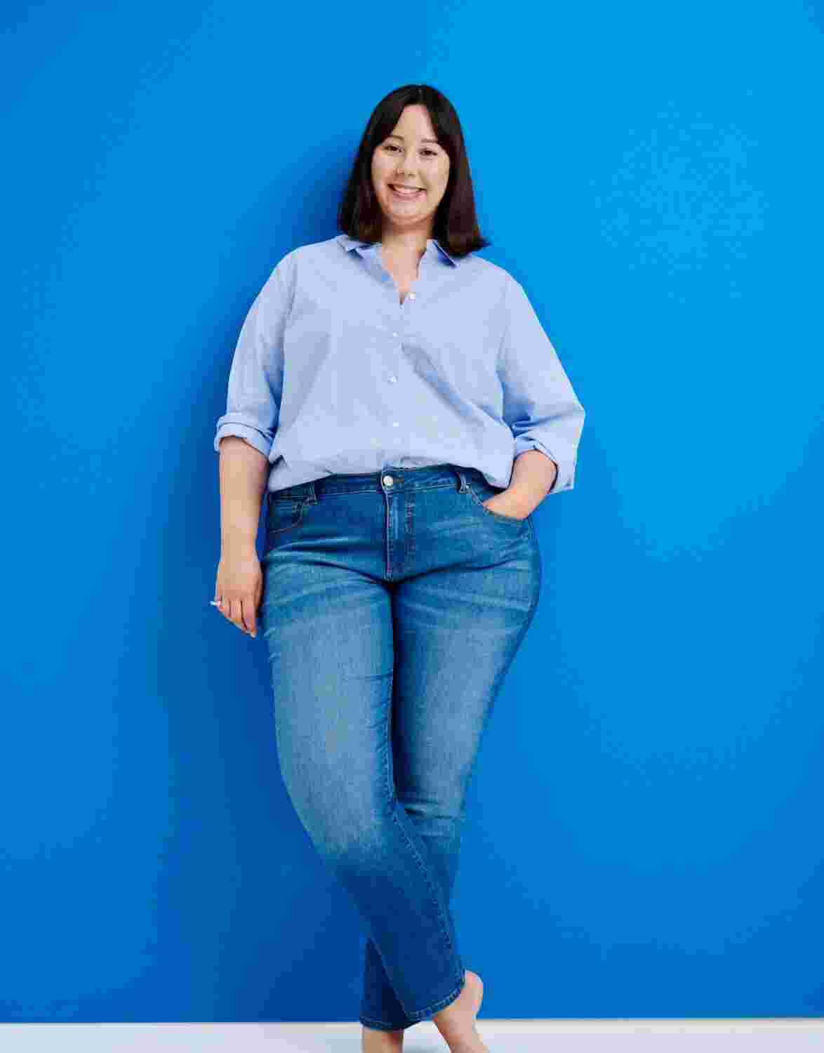 Normal waist-fit jeans
