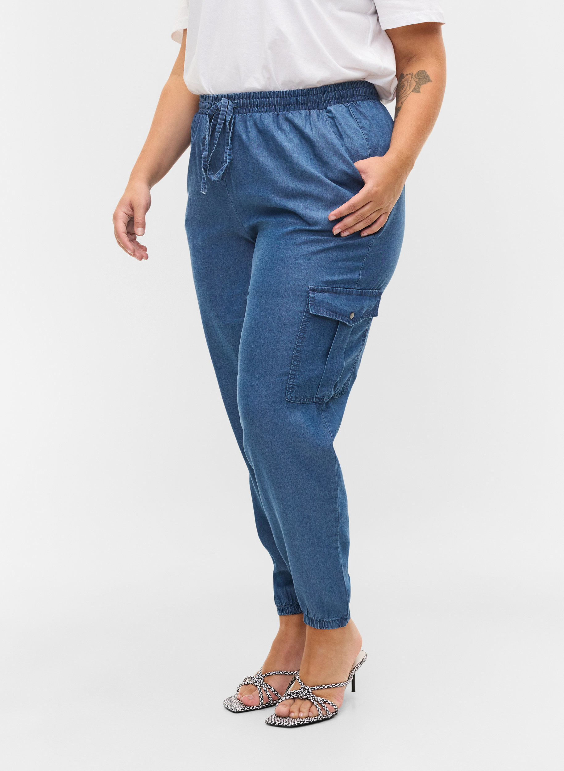 Denim cargo trousers with pockets 