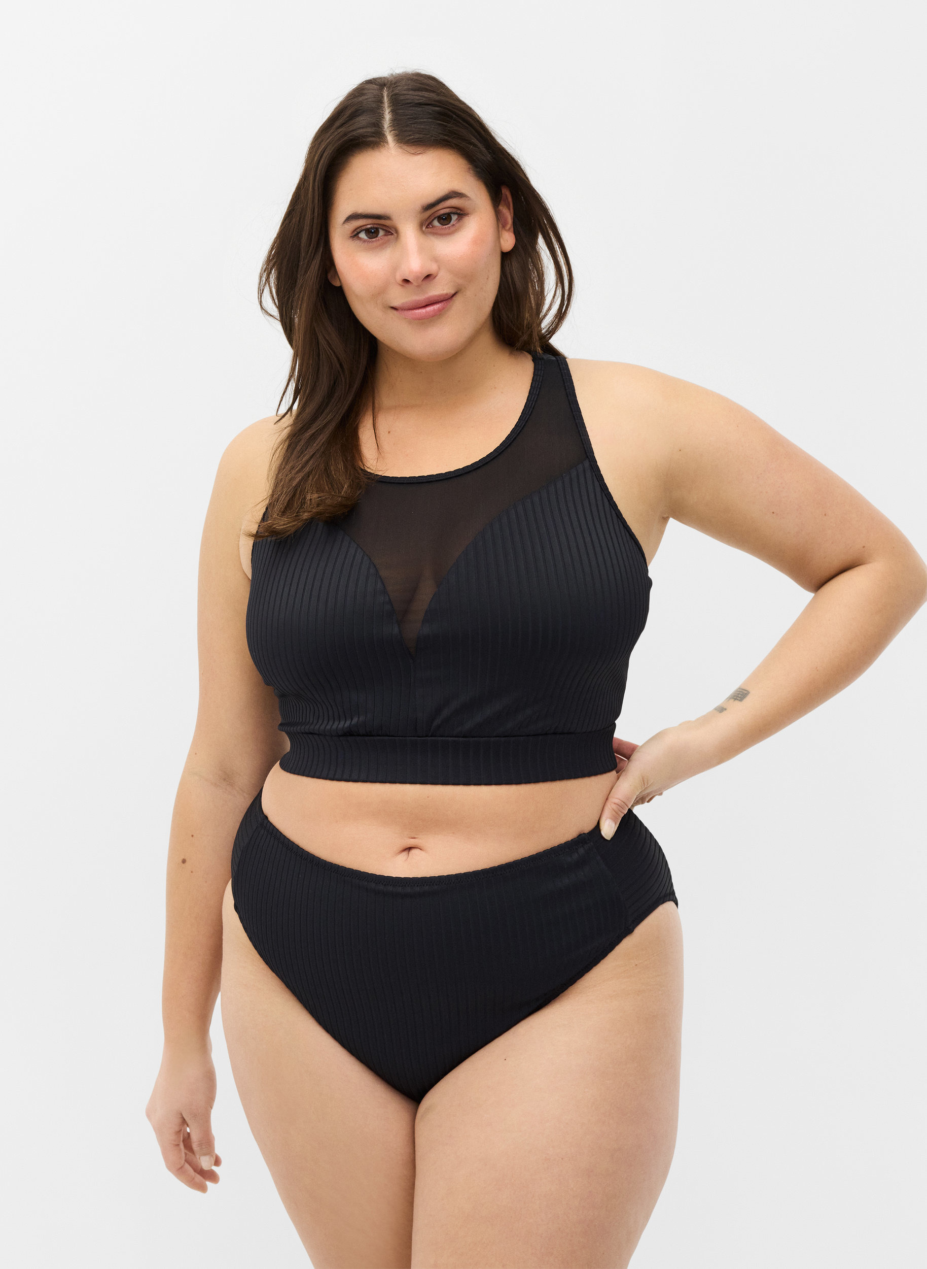 High-waisted bikini bottoms with ribbed 