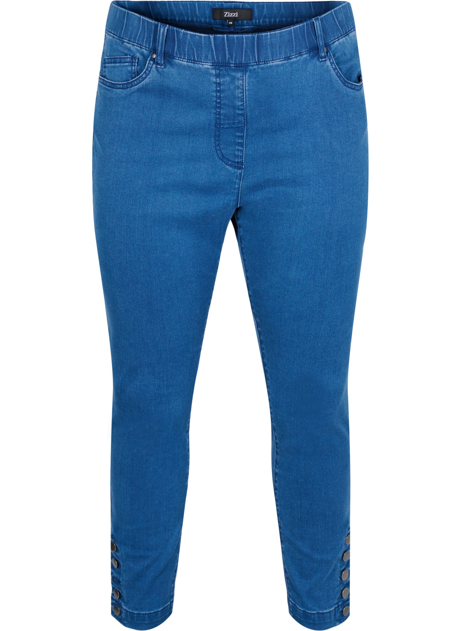 Cropped jeggings with buttons on the 