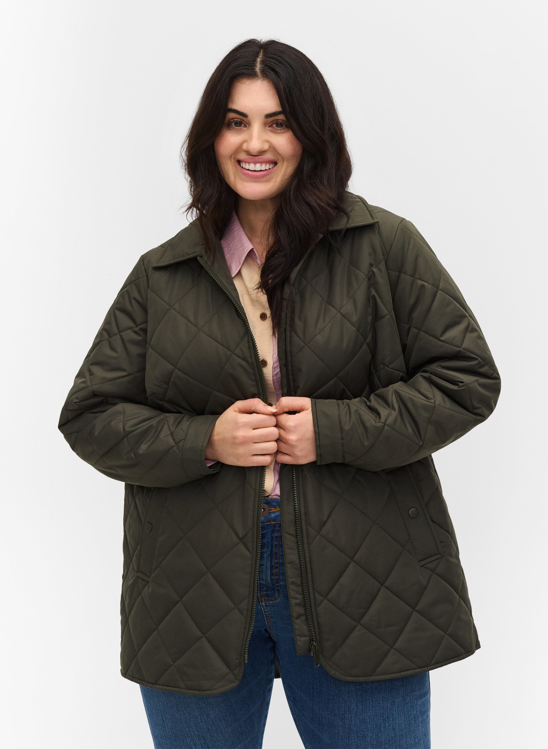 Short quilted jacket with collar 