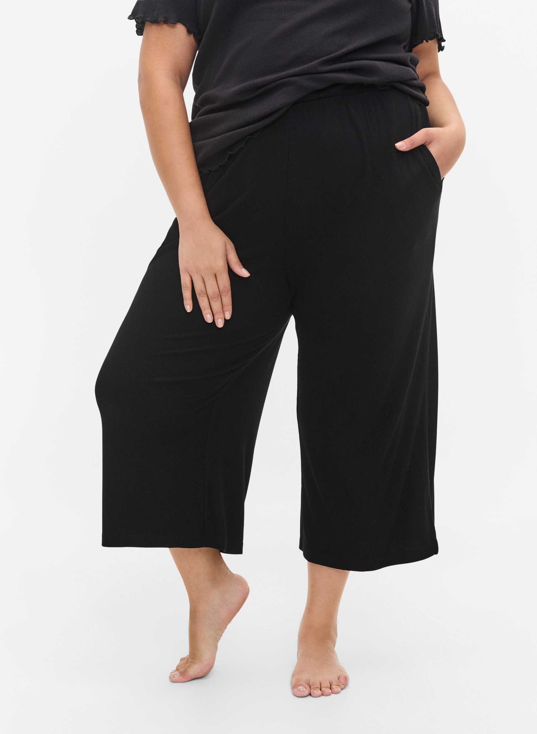 cropped pyjama bottoms in viscose 