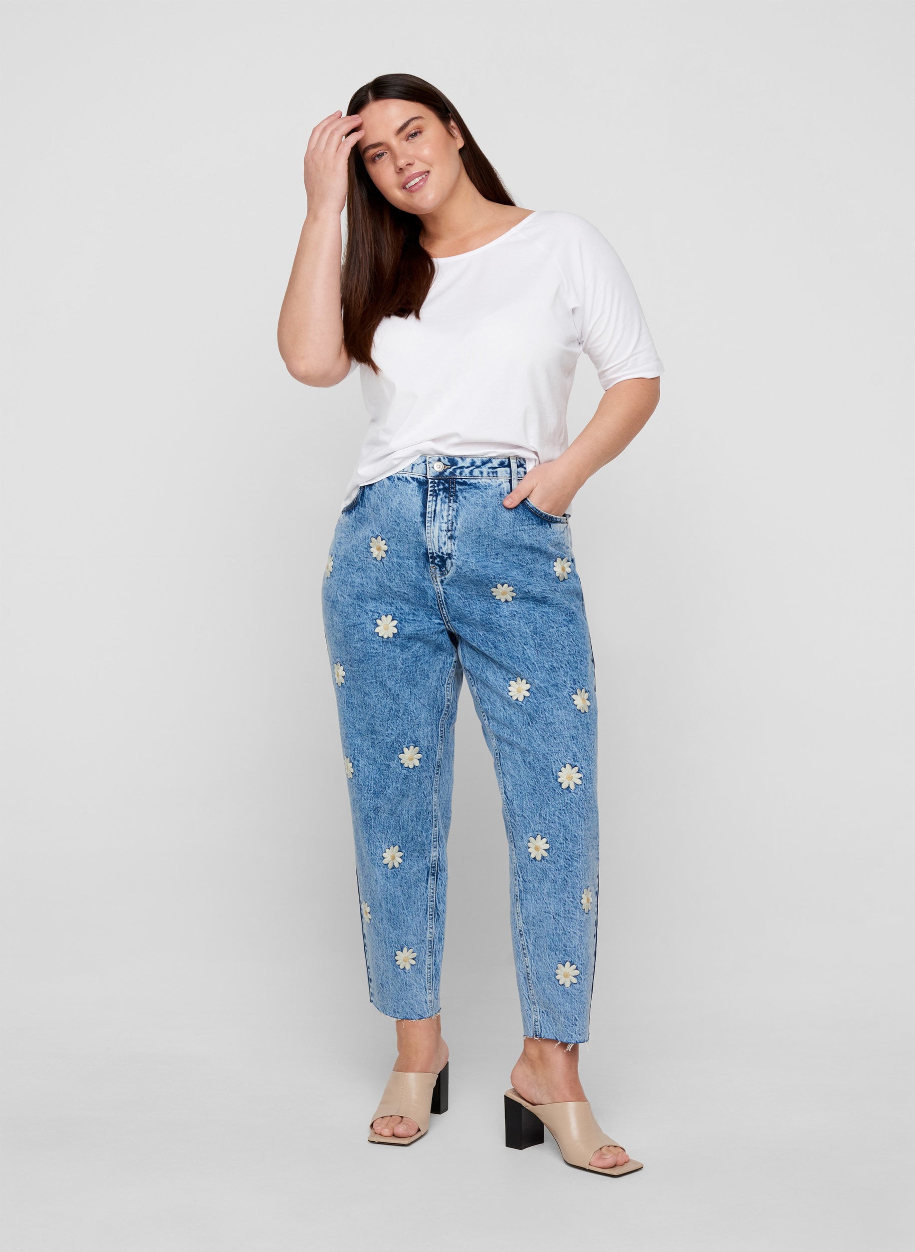 Mille mom fit jeans with flowers - Blue 