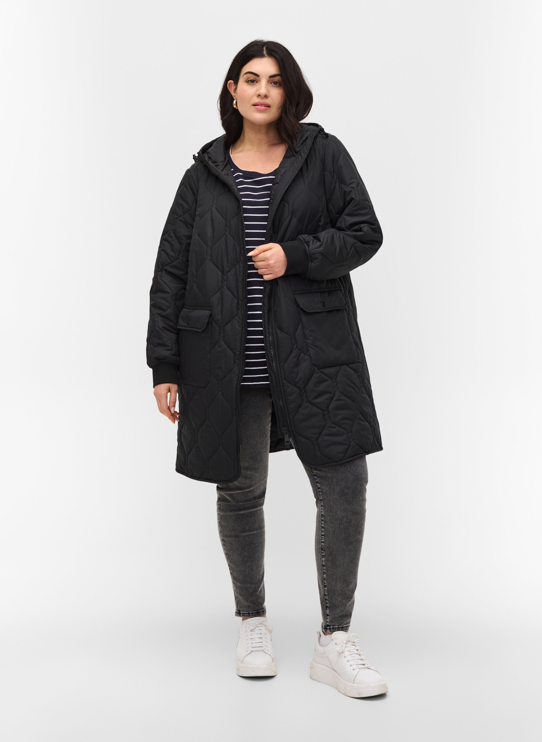 Hooded quilted jacket with large 