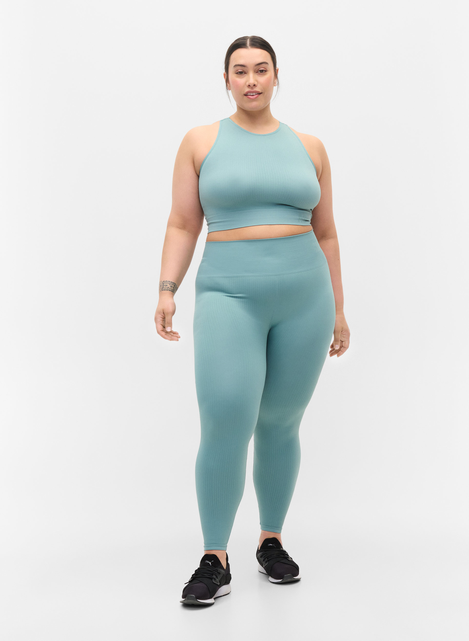 Workout leggings with ribbed structure 