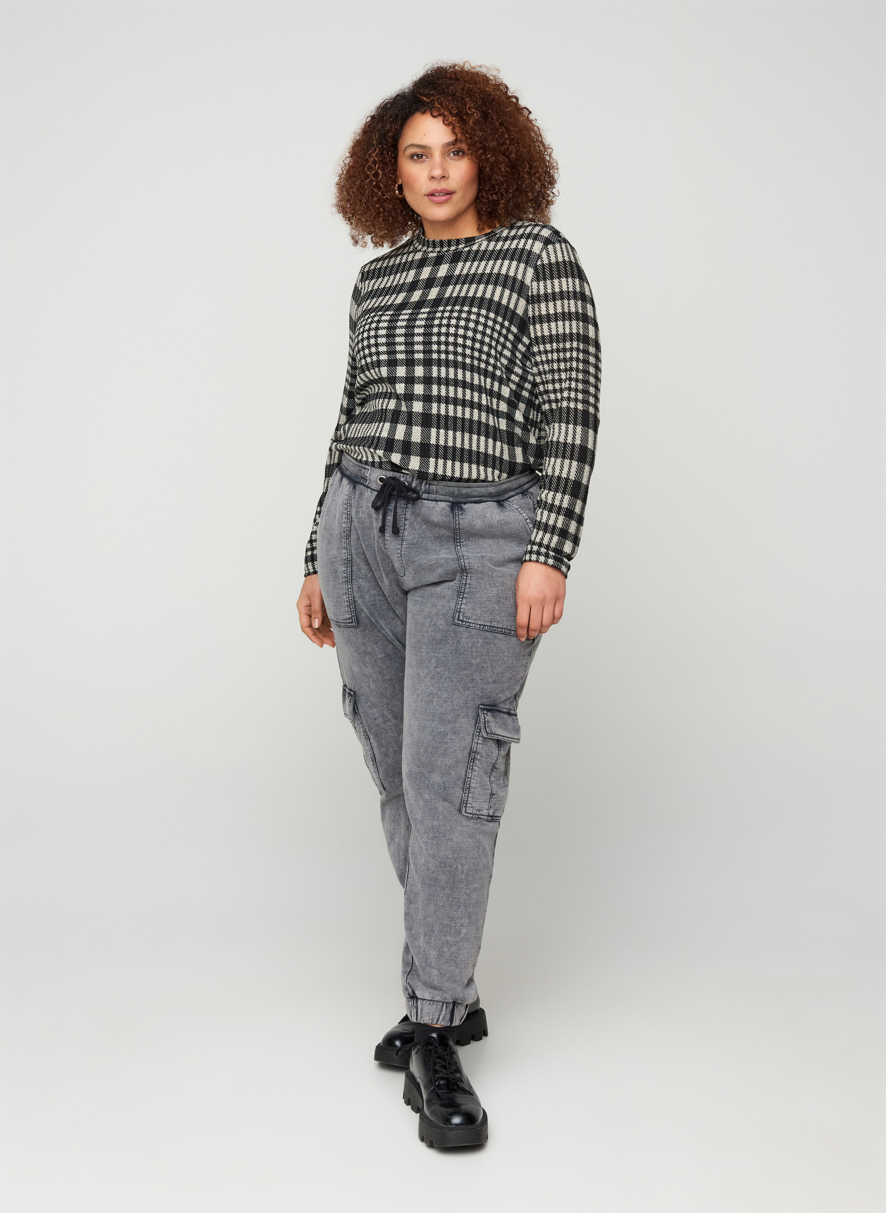 Acid wash trousers in a cotton blend 